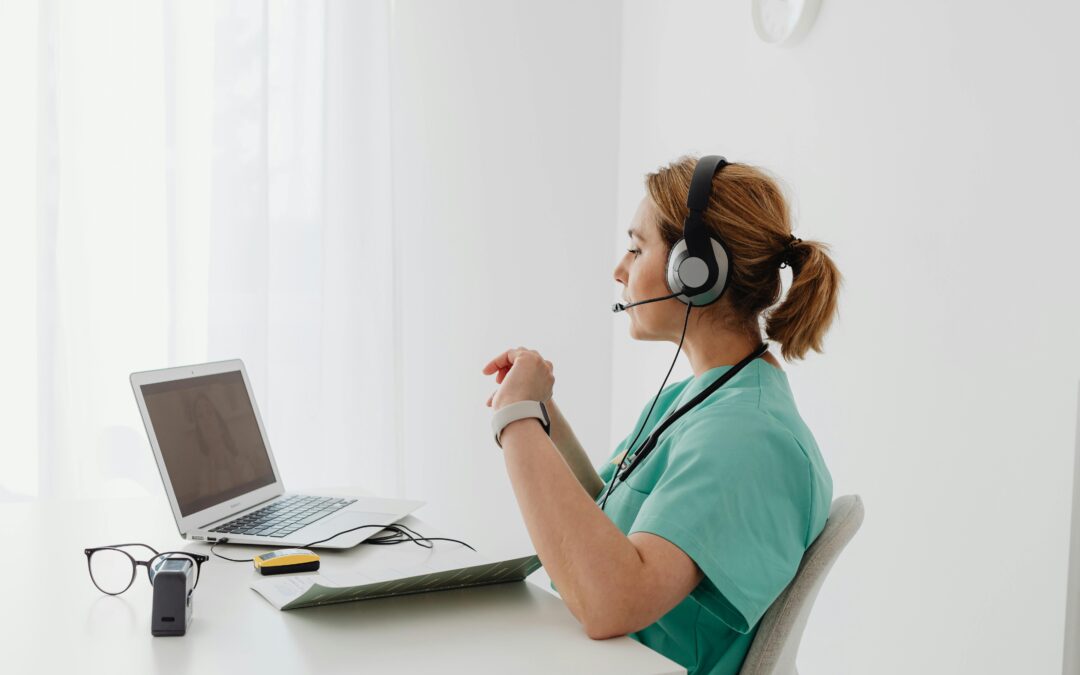 nurse giving online consultation